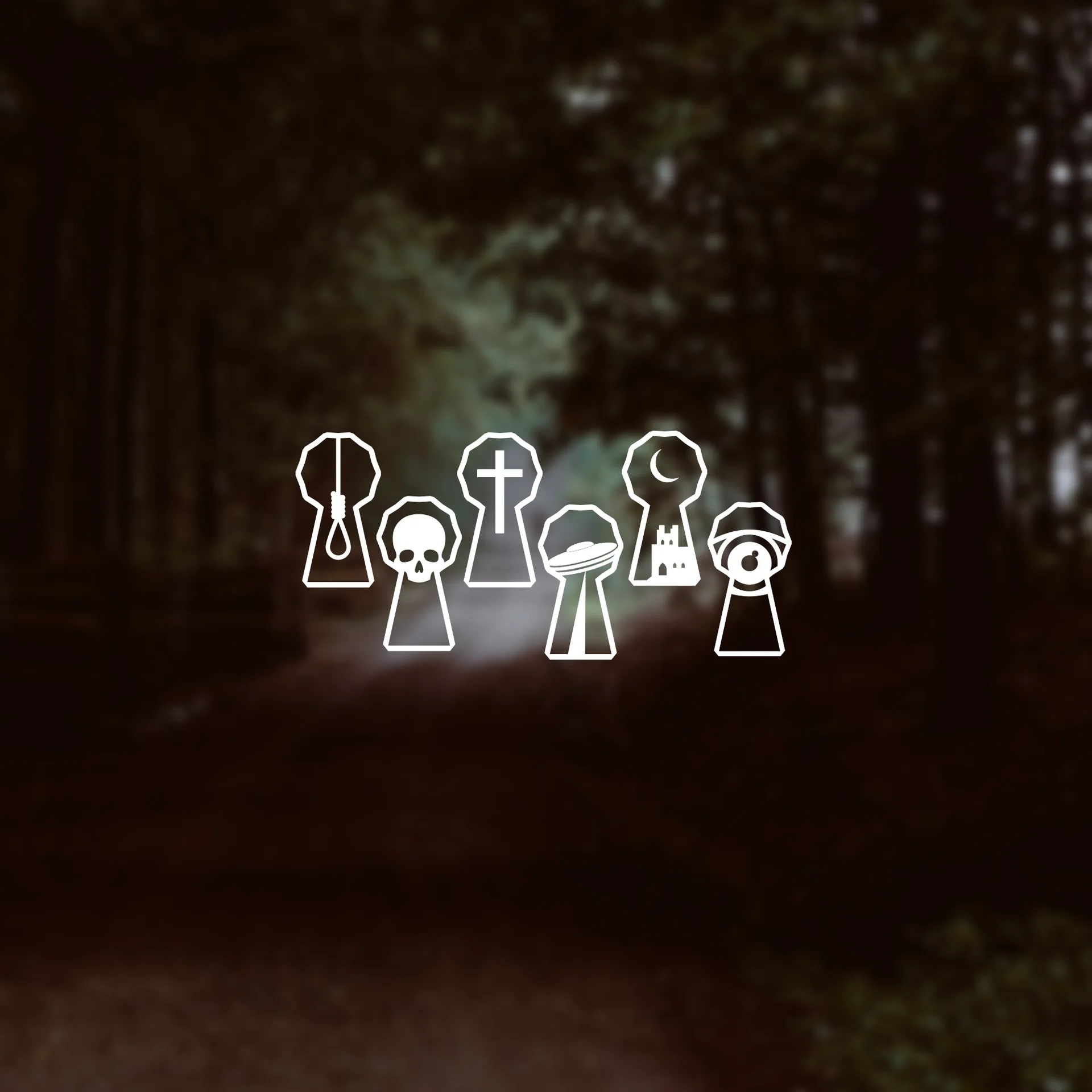 Tajemno a záhady logo with keyhole icons over a dark forest